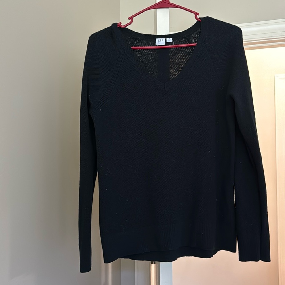 Gap black sweater